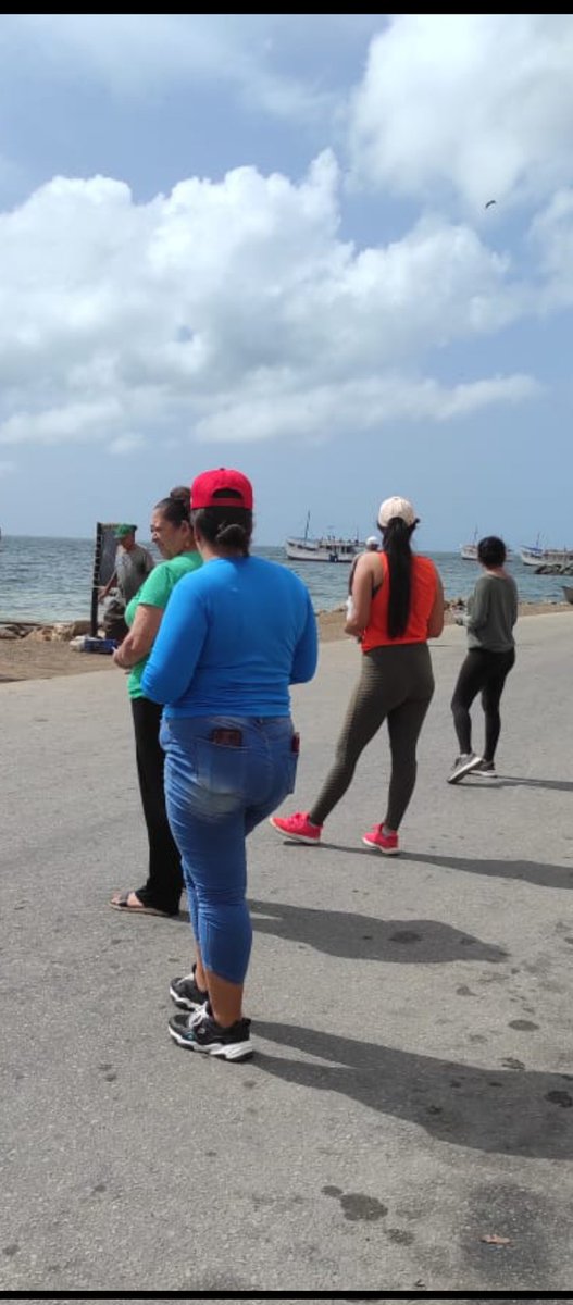fernandarms13's tweet photo. La Sec. Familiar del Municipio Península de Macanao enseñando a votar en la plaza de Bomberos de Boca de Río @ActivismoPJ @MBMartinezR @MariaCorinaYA @PJFamiliarNac @josenicasionm_ @jonyrahal @PJFamiliarNac https://t.co/Omd8qEFDHe