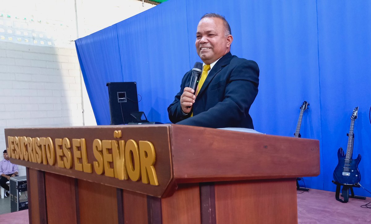 GranComisionCA's tweet photo. "Aún te falta una cosa", nos dijo el Señor el día de hoy en nuestra reunión dominical.
Lucas 18:22
.
.
Mira el post completo en https://t.co/H0yw5OlqJq

#fe #Dios #recap #cristianos #domingo https://t.co/uHWyw6vPMO