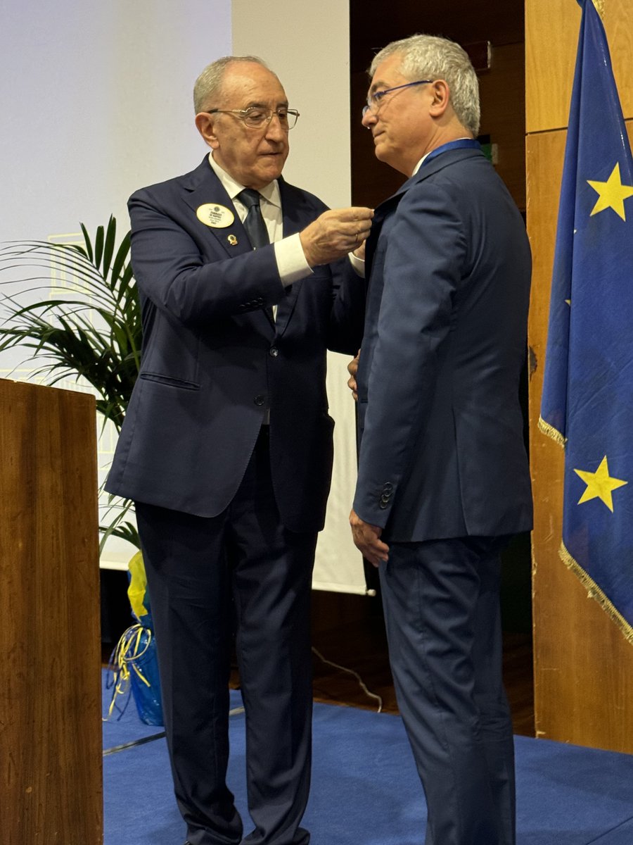 Lions108Ya's tweet photo. Alcuni momenti dell'Incontro Programmatico tenutosi a #Salerno con la presentazione dello staff del Governatore Tommaso Di Napoli del #Distretto @Lions108Ya .
#WeServe https://t.co/GetCfUhzr2