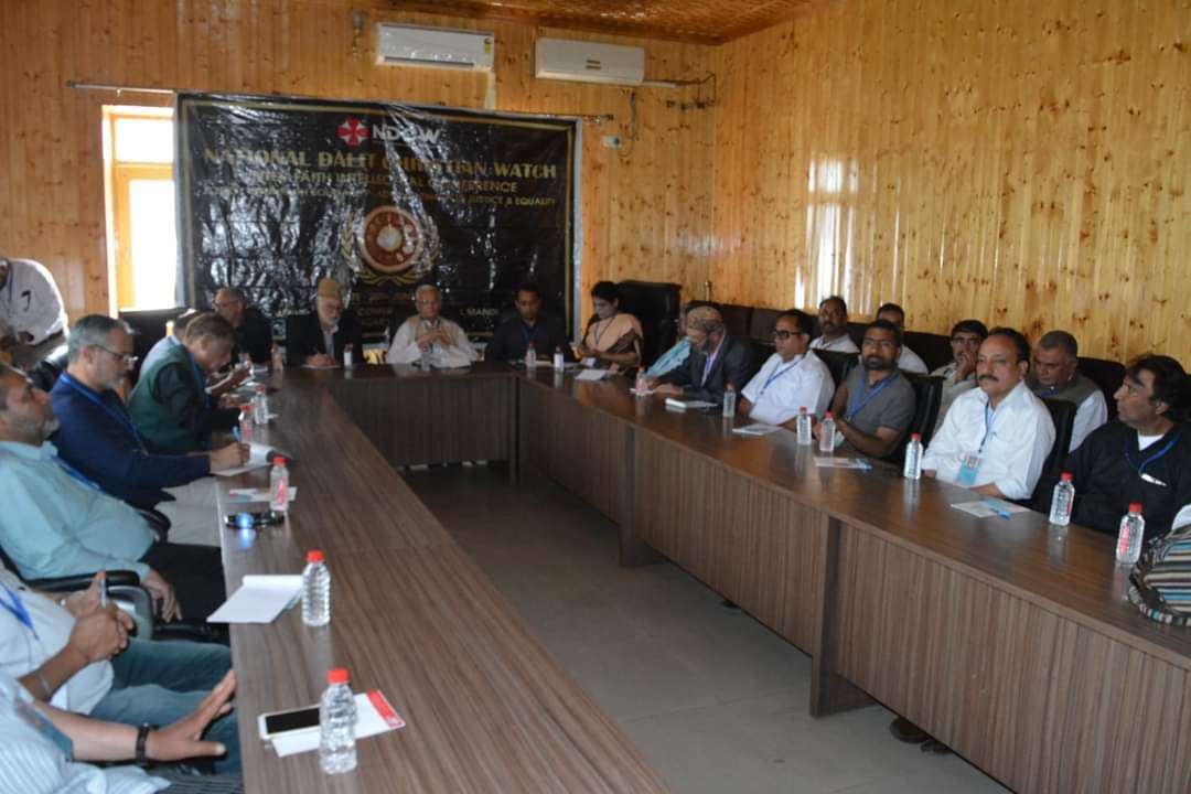AshuMattoo's tweet photo. All J&amp;K Christian Sabha  organized a "National Conference on Interfaith Dialogue"  at Tagore Hall Srinagar with the collaboration with National Dalit Watch (NDCW), The Participants took a pledge to carry interfaith dialogue forward for the larger peace and harmony in the society. https://t.co/7io28cIEjI