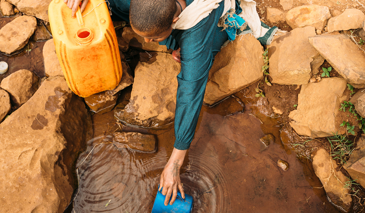 Water's tweet photo. From the slums of Delhi to the plains of Kenya, millions of women have no choice but to leave their homes each morning – risking their health and safety – to get the water their families need to survive. You can help change this. https://t.co/SkPYD1Lr5L https://t.co/YW9sBUmLdy