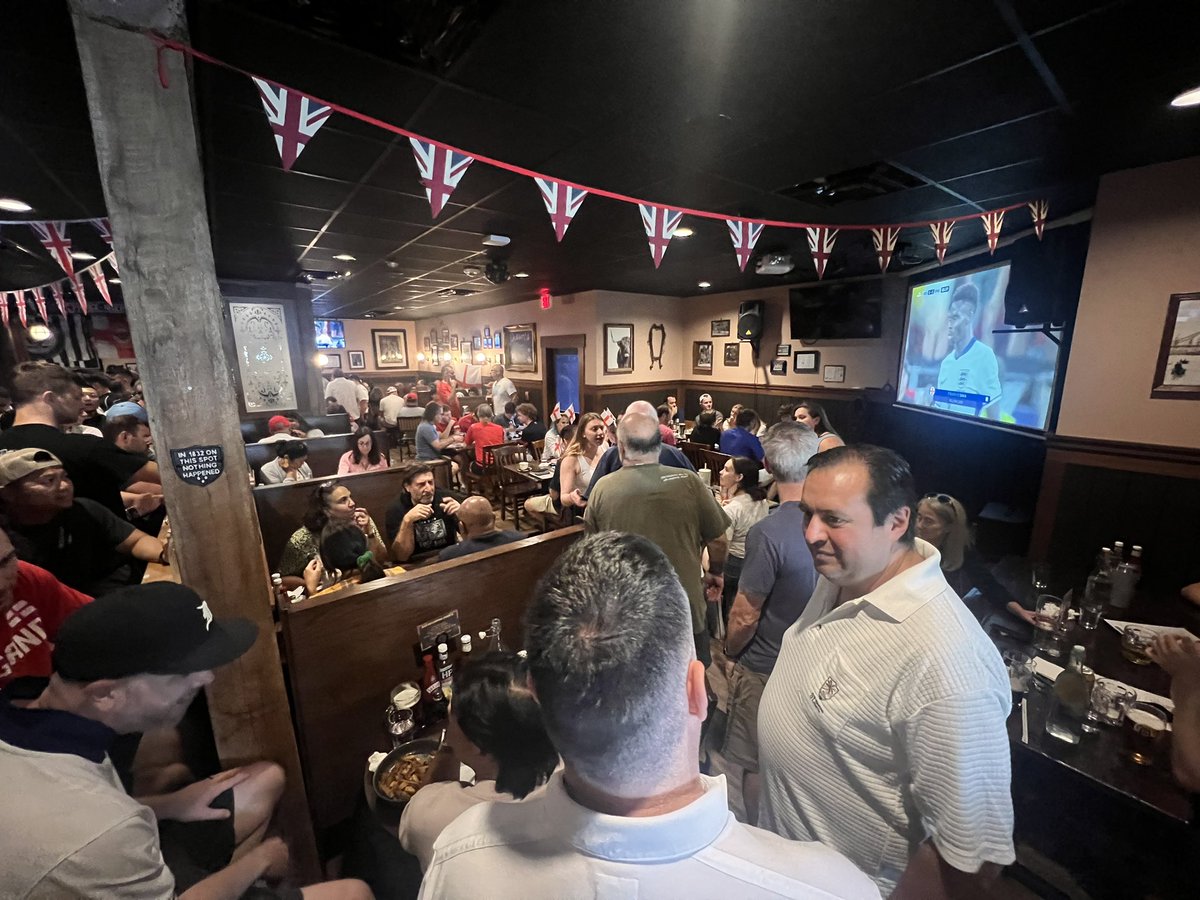 Howay the Lads, y'all (@americanmagpie) on Twitter photo This was 2 HOURS before kick off <a href="/HawkandG/">HawkandGriffin</a>!!
Incredible atmosphere here in wor pub.
#EURO2024 #ENGESP This was 2 HOURS before kick off <a href="/HawkandG/">HawkandGriffin</a>!!
Incredible atmosphere here in wor pub.
#EURO2024 #ENGESP