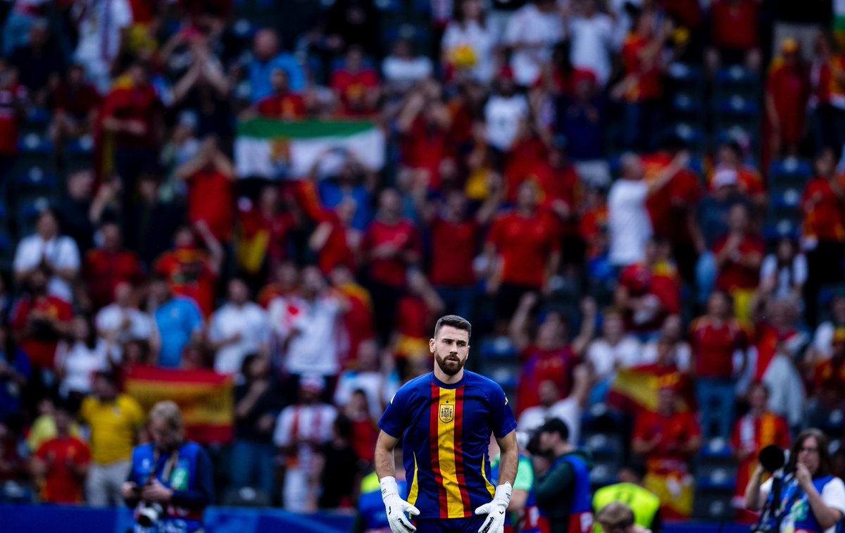 SEFutbol's tweet photo. Ya me estaba poniendo nervioso... ¡¡Que no llegaba la foto!!

👋🏼 ¡¡𝗛𝗢𝗟𝗔𝗔𝗔𝗔, 𝗨𝗡𝗔𝗜𝗜𝗜𝗜!!

#VamosEspaña | #EURO2024 https://t.co/KzyZAoFQhl