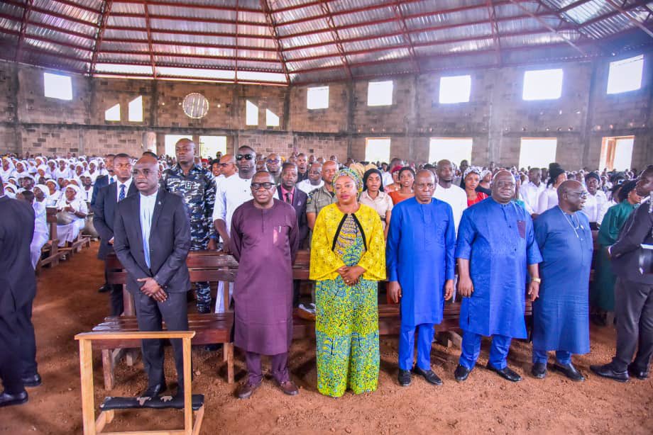 HyacinthAlia's tweet image. Today, I had the honour of attending the Thanksgiving Mass in celebration of the 50th Priestly Ordination Anniversary of my big brother and mentor, Very Revd. Fr. Dominic Jir, at St. Veronica’s Parish, Agidi, Mbatiav, Gboko.