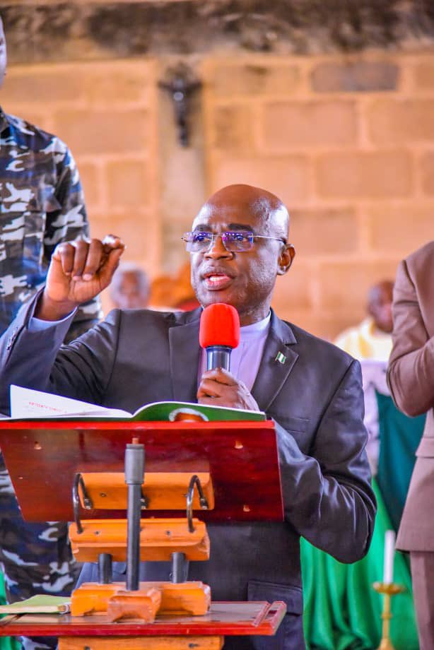 HyacinthAlia's tweet image. Today, I had the honour of attending the Thanksgiving Mass in celebration of the 50th Priestly Ordination Anniversary of my big brother and mentor, Very Revd. Fr. Dominic Jir, at St. Veronica’s Parish, Agidi, Mbatiav, Gboko.