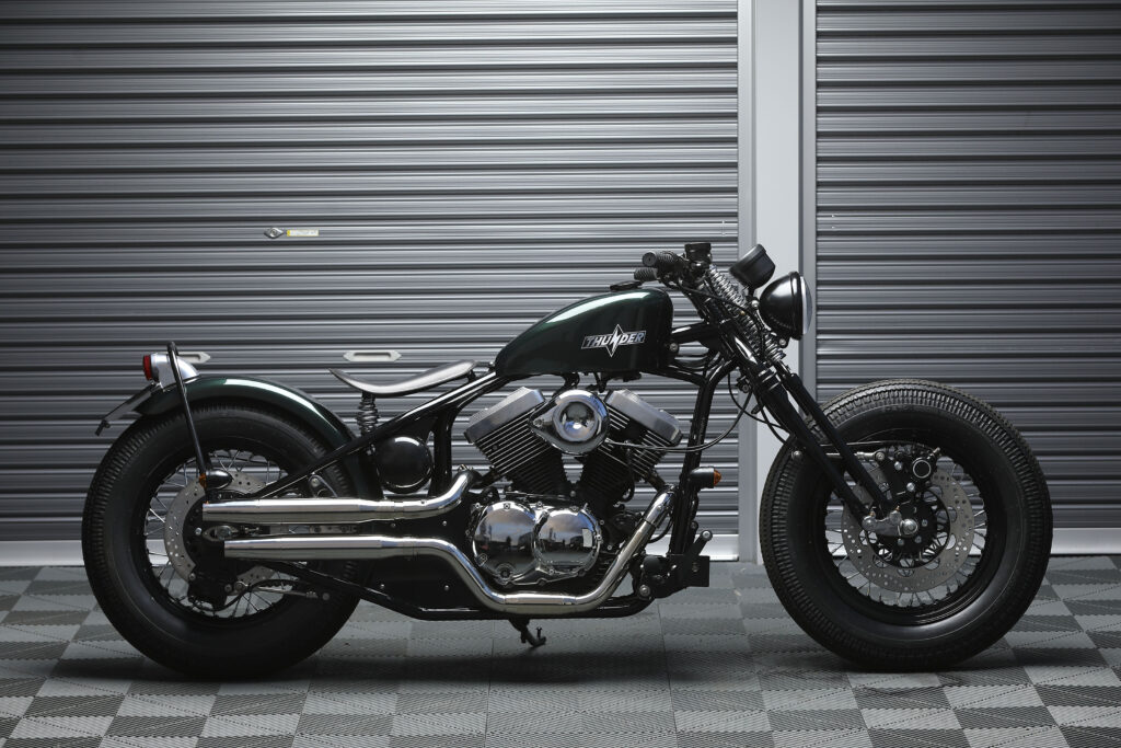 motogp_ooya's tweet photo. #LEGENDｰMM デロ📀#21NIGHT を観る予定でしたが、サンダーモーターサイクル Softail の動画を漁り過ぎたのでまた今度 https://t.co/m91U5rnSH4
