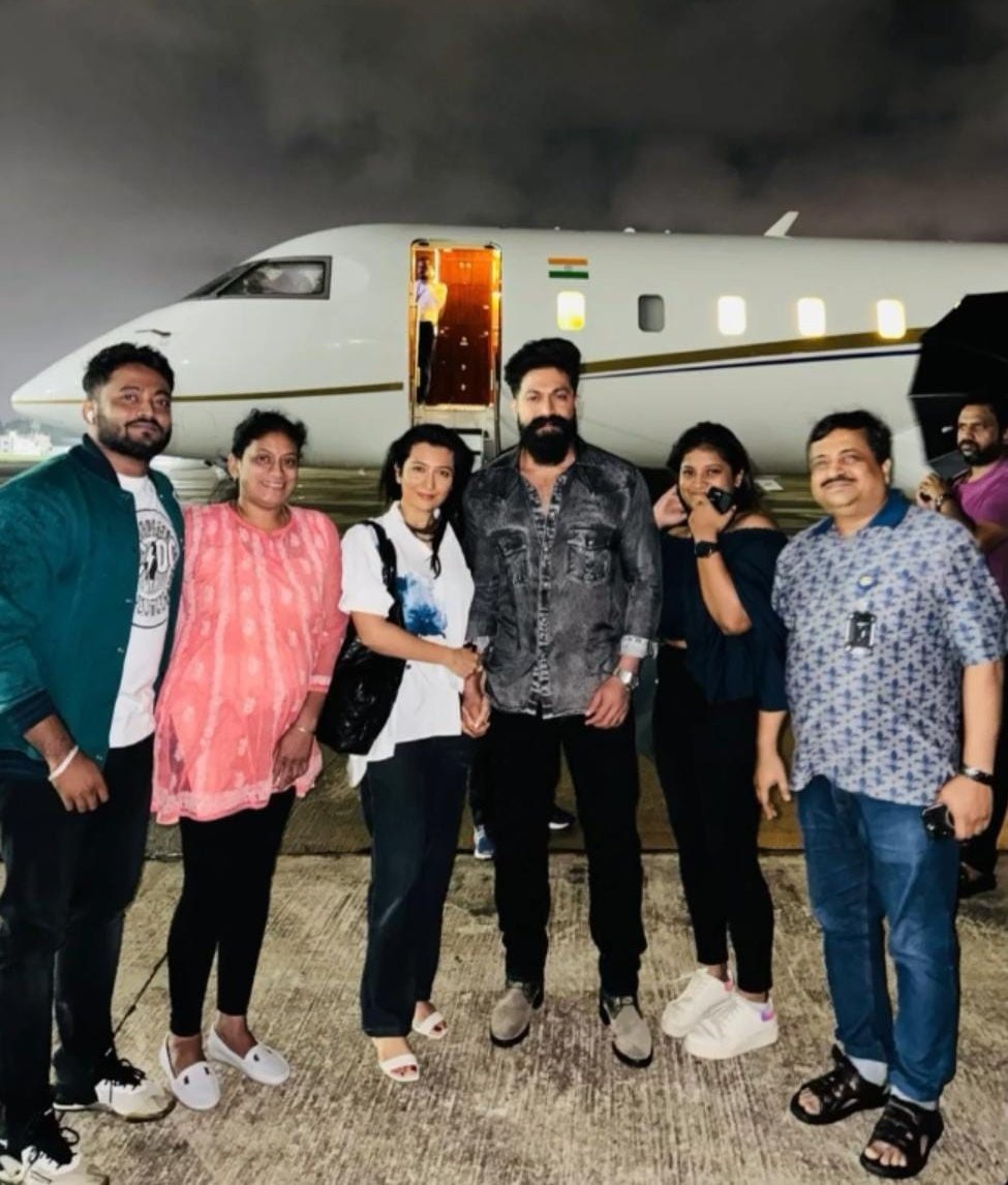 TheNameIsRaghu2's tweet photo. Lucky Fans 🥹❤️

#YashBOSS #TOXIC #ToxicTheMovie 
@TheNameIsYash https://t.co/zxEgaqEzqx