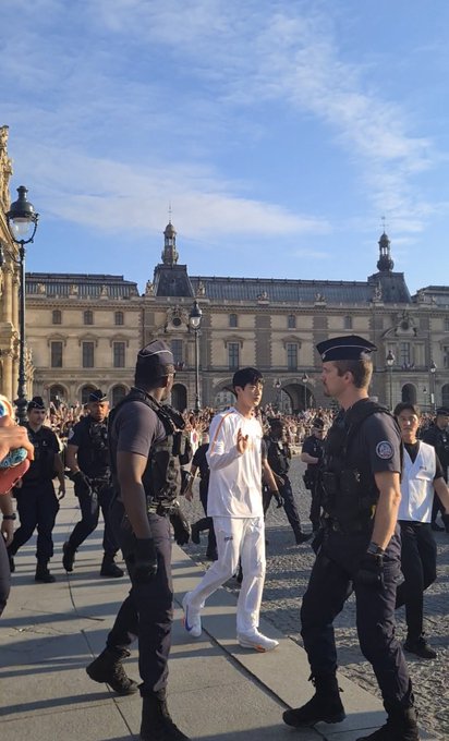 jin files (@seokjinfile) on Twitter photo 