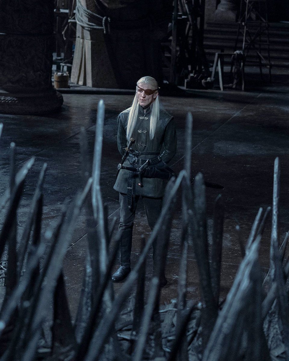 KingTargaryenn's tweet photo. Nueva imagen de Aemond Targaryen.

Sigo pensando que esta es la serie con mejores planos y fotografía desde GOT. #HouseOfTheDragon https://t.co/w9dkpr86Lu