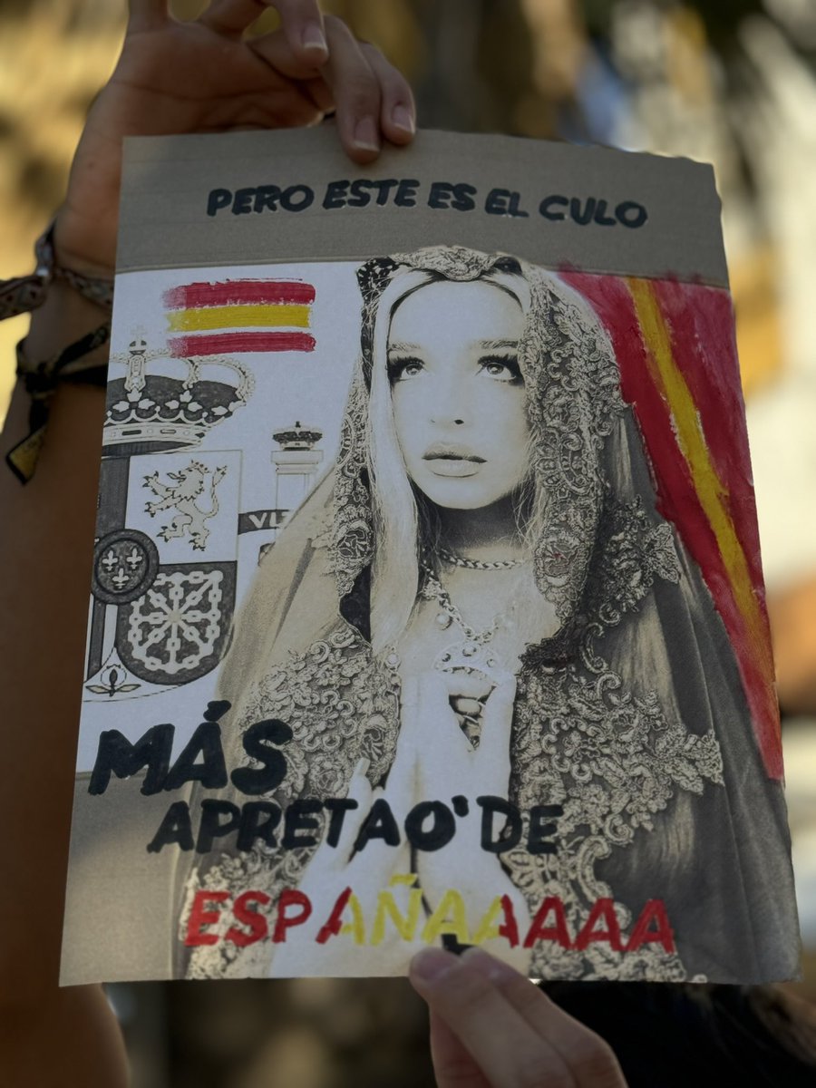 PedruuIndigo's tweet photo. Ahora sí @lolaindigomusic 🇪🇸🐉 https://t.co/9aBSW888y9