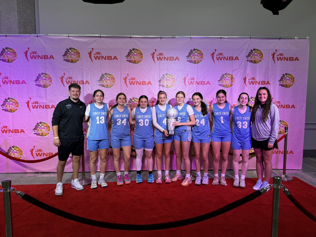 ocbgirlsaau's tweet photo. Run for Roses platinum champs! 💙 Great weekend. We’ll be back at it next weekend for the finale https://t.co/nZcG3ivx5A