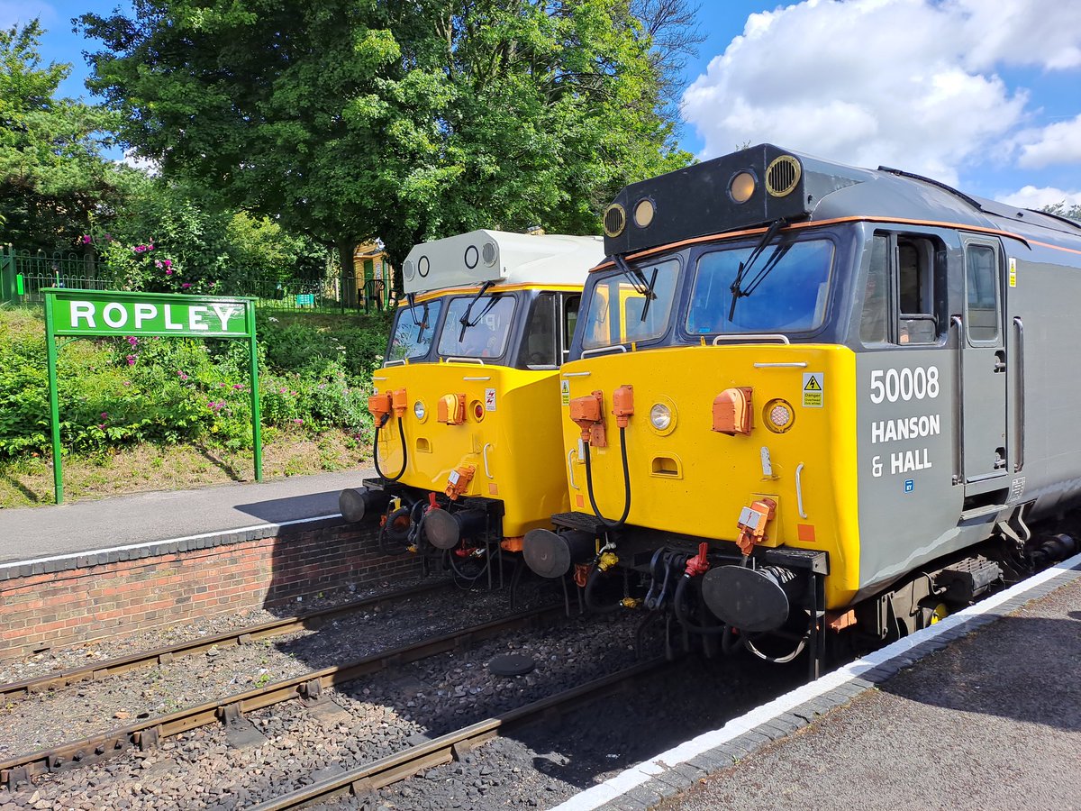 AlanCK8's tweet photo. Great day @Watercress_Line , a great Diesel gala. Well done to all involved. https://t.co/UGUXI3qvjL