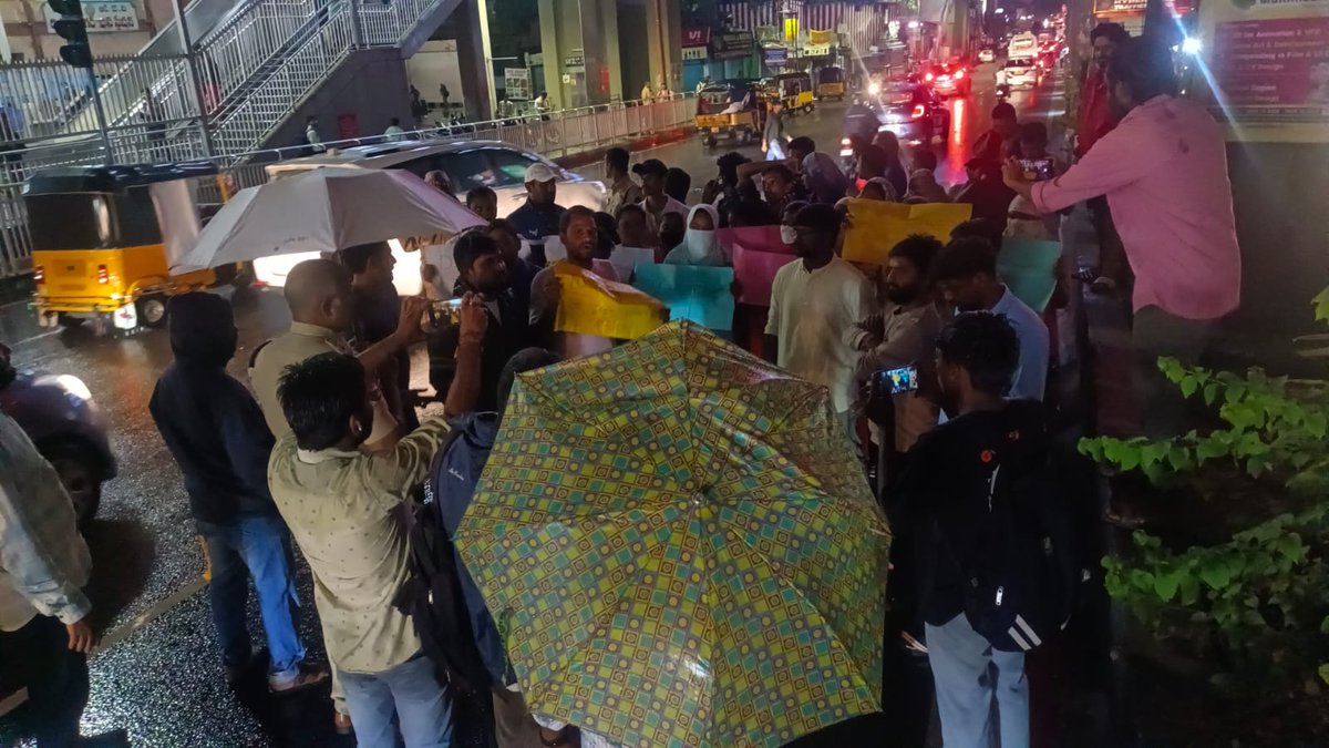 iamBeBold's tweet photo. DSC Aspirants protesting during rain for #DSCpotpone ,

@ANI 
@priyankagandhi 
@RahulGandhi 
#DSC
#PostponeDSC https://t.co/Pt8ffL3MEC