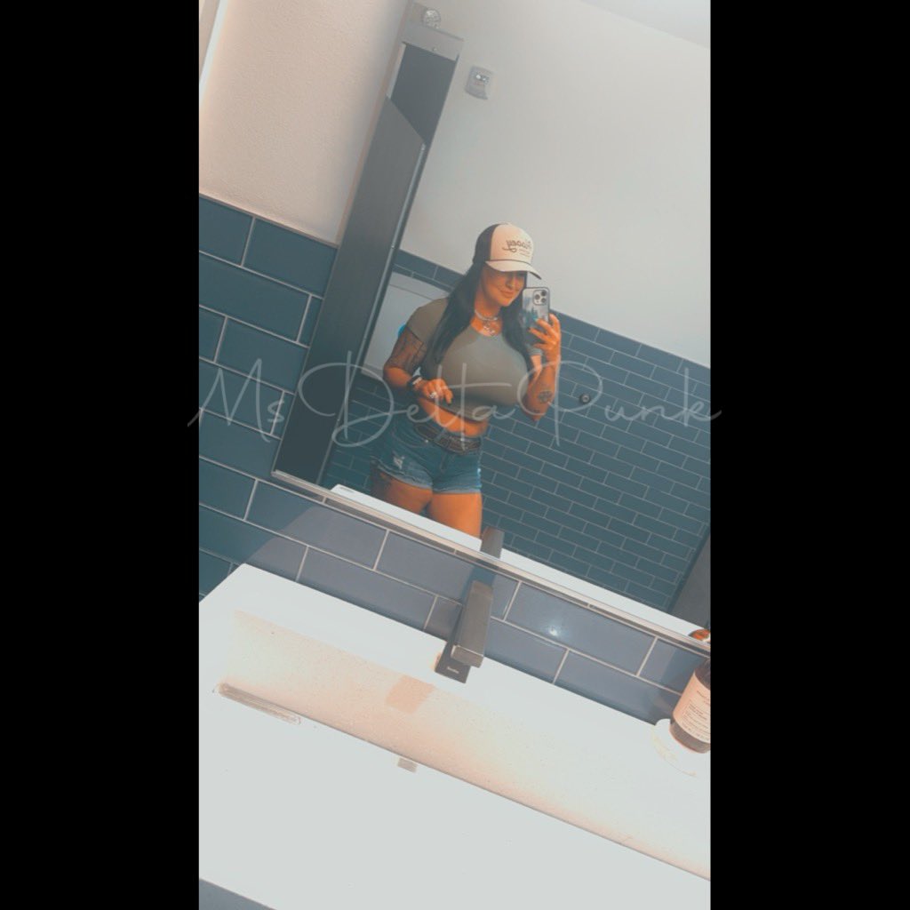 punk_delta's tweet photo. Letβs have some fun today ππ
.
.
.
.
#stackedpunkprincess #msdeltapunk #sundayfunday #ootd #topgolf #workouting https://t.co/HJftU9Ojwt