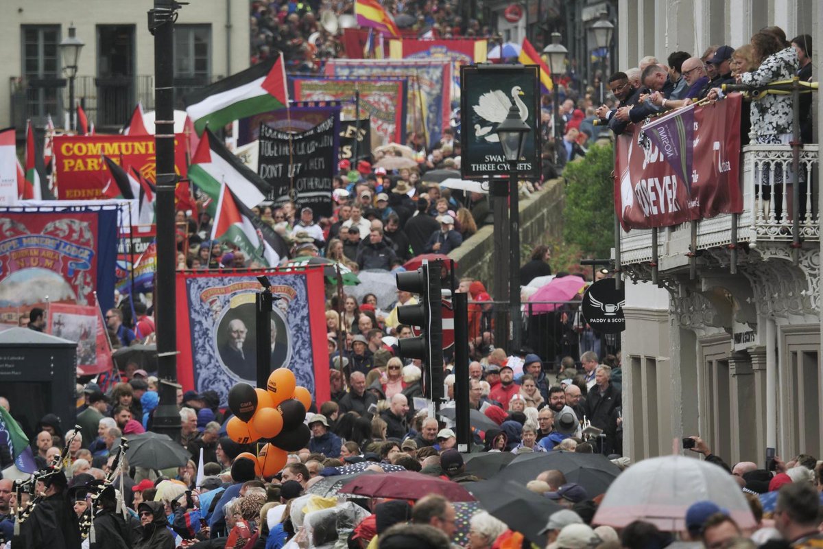 DurhamMiners's tweet photo. Our thanks to everyone who packed the streets of Durham in your tens of thousands despite the weather for the 138th #DurhamMinersGala. 

Our deep appreciation to everyone who contributes - it's a remarkable team effort that keeps the Gala gannin' 40 years after the Miners Strike. https://t.co/rcPOdZLBA0