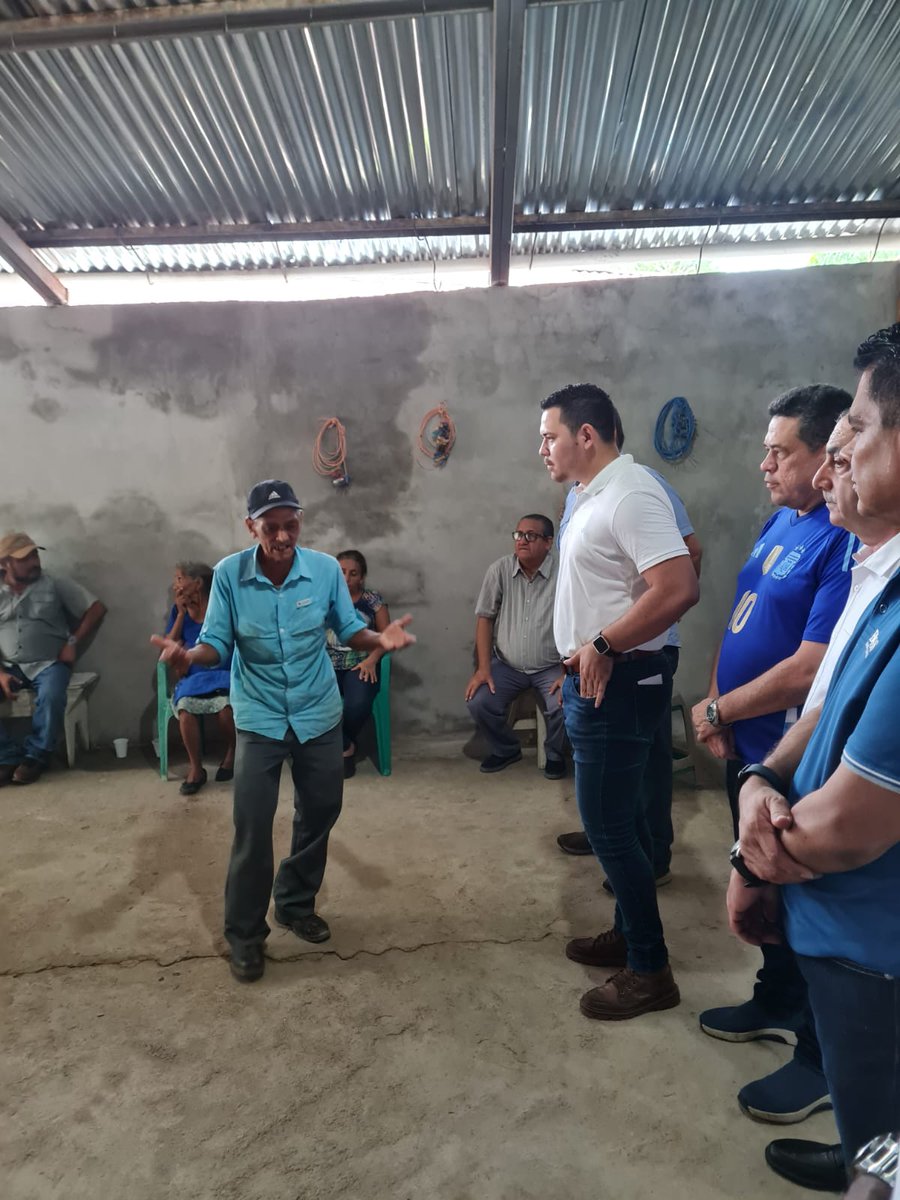 ComisionCortes's tweet photo. Reunión de Trabajo en el Municipio de San Antonio de Cortes. #firmesporhonduras https://t.co/AI3OKshXGQ