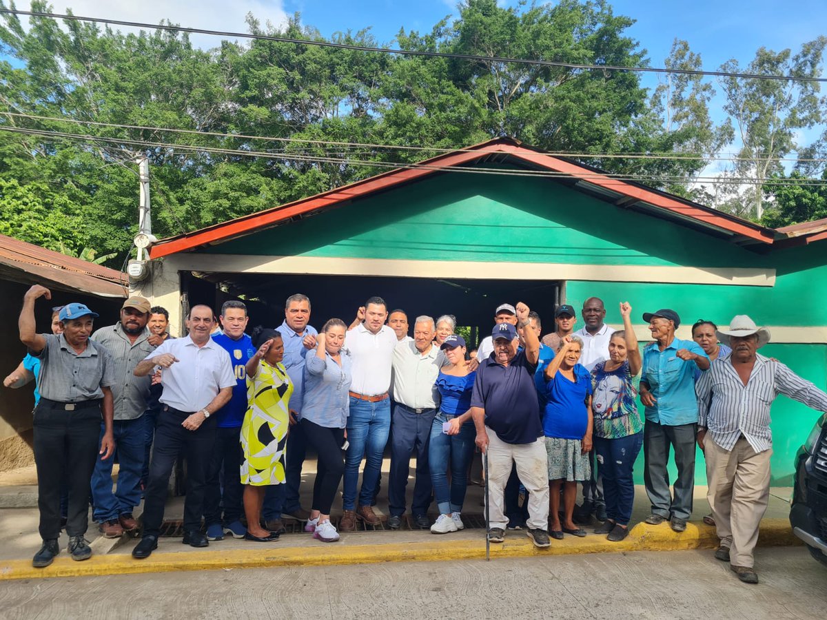 ComisionCortes's tweet photo. Reunión de Trabajo en el Municipio de San Antonio de Cortes. #firmesporhonduras https://t.co/AI3OKshXGQ