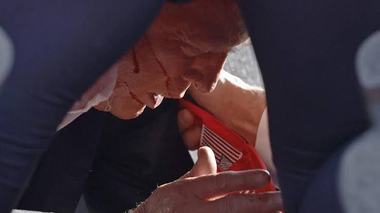 gutoscherer's tweet photo. Inadmissível o ocorrido com o ex-presidente Donald Trump. A política deve ser o debate permanente de ideias e visões, e jamais podemos tolerar qualquer tipo de agressão física por discordância ideológica. Principalmente, a um nível tão baixo, com um atentado contra a vida! https://t.co/TiwrF0dWWK