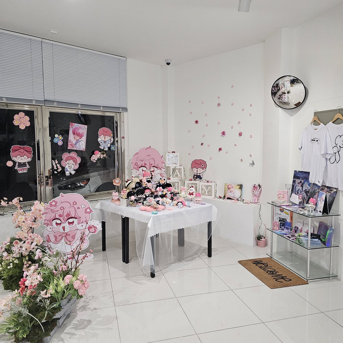 Hbamby_D's tweet photo. 🌸 𝓑𝓪𝓶𝓫𝔂 𝓶𝔂 𝓯𝓵𝓸𝔀𝓮𝓻 🌸

 양일간 방문해주신 분께 진심으로 감사의 말씀드립니다.

 많이 부족한 생일 카페였음에도 즐겨주시고 함께해주셔서 정말 감사합니다.

 7월 15일 밤비의 생일을 함께 축하하는 자리를 가질 수 있어서 정말 행복했습니다.💗

🌸240715 Happy Birthday Bamby https://t.co/uZAlP1JZyR