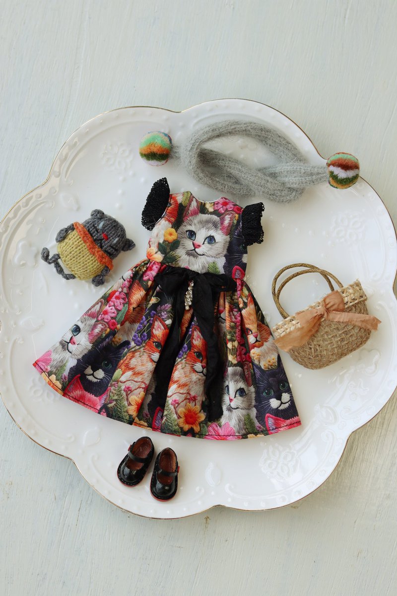DollCraftsman's tweet photo. Happy Sunday!
If you want to buy this item link in my bio.
#blythe #blythedoll #blythedolls  
 #blytheclothes https://t.co/QfSoGimHf7