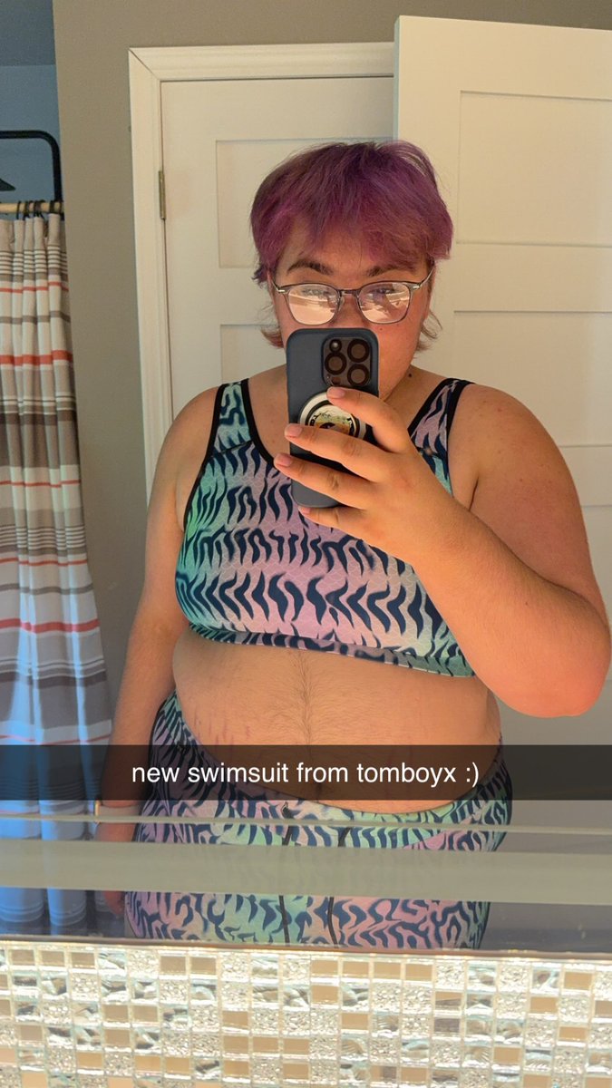 arieeses_pieces's tweet photo. felt some #NonBinaryJoy when i got my compression swimsuit in the mail yesterday :) happy international nonbinary day everyone !!! https://t.co/WuqYxjjSLP