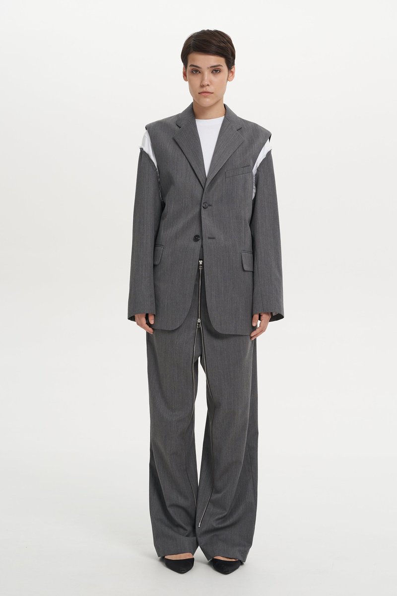 kendam_com's tweet image. Litkovska Pre-Fall 2024 collection lookbook (16 outfits) kendam.com/news/lookbooks…

#Litkovska #PreFall2024 #Lookbooks #Fashion #Kendam