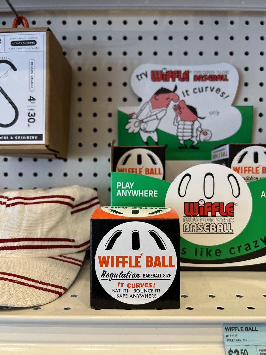 nice_packaging's tweet photo. Wiffle Ball (courtesy ⁦@amandabanana⁩) #nicepackage https://t.co/tVLwnyDfwq