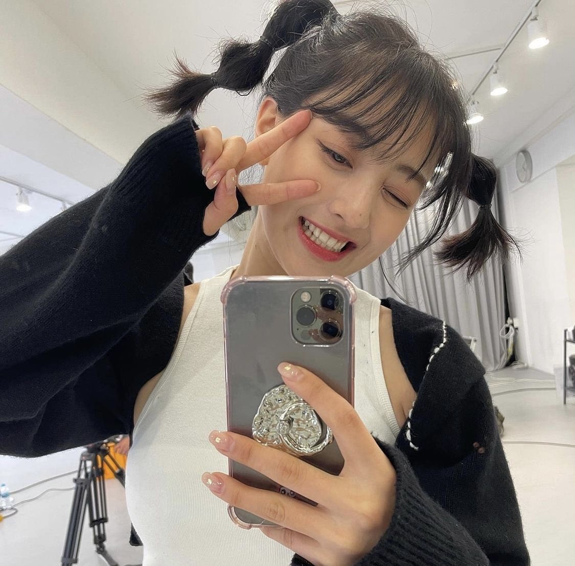 9WICE0NCE1's tweet photo. Repost and drop tags ✨

19 JYOFUL YEARS
#19toForeverWithJihyo https://t.co/IvefnzE8xy