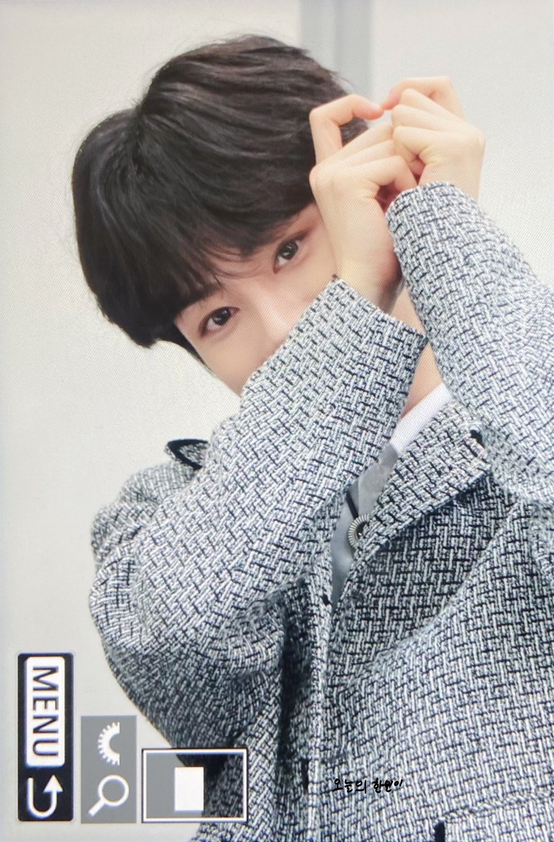 OnlyOne_HB's tweet photo. 𝐏𝐫𝐞𝐯𝐢𝐞𝐰˚
240714 🫶🏻

#템페스트 #TEMPEST #냥이뷰 
#한빈 #HANBIN #오늘의한빈 https://t.co/9PnxIHRh4E