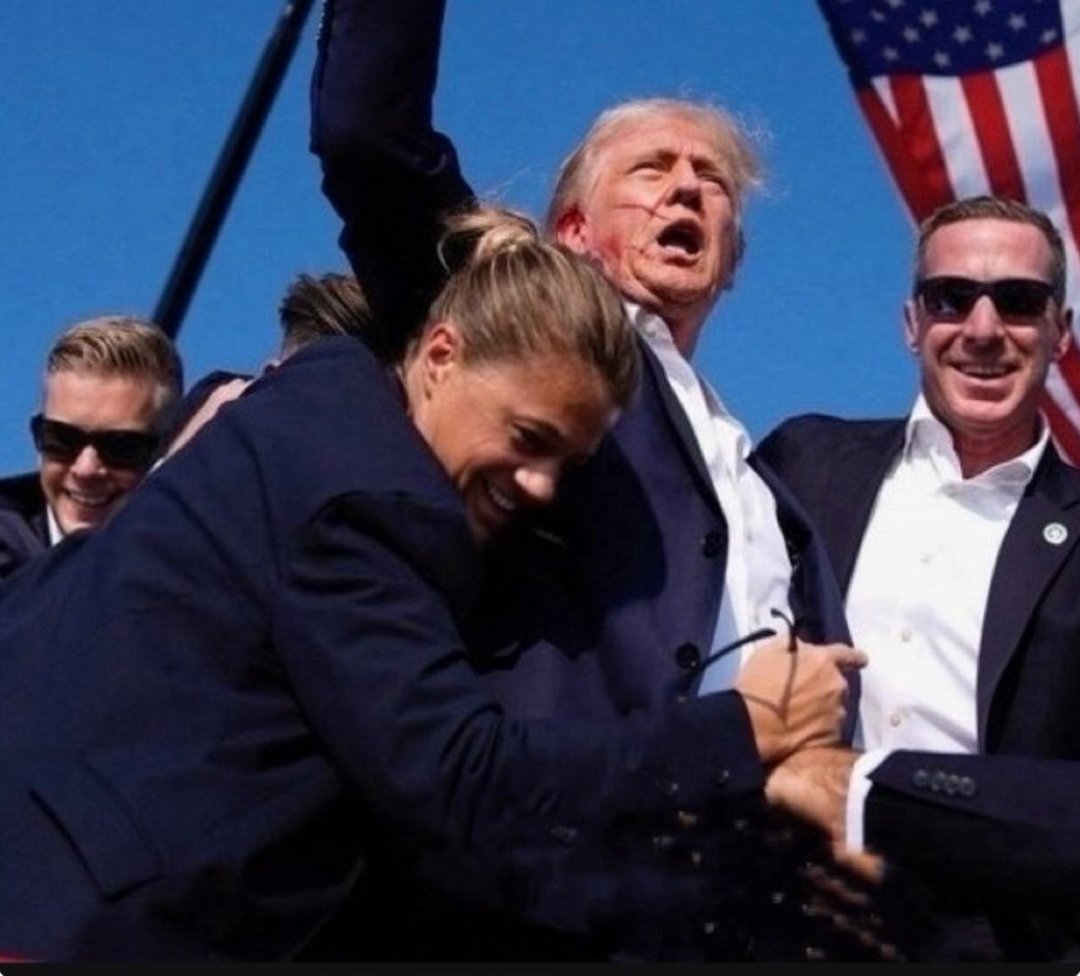 CoffeyTimeNews's tweet image. Now we know why Trump was missing for 11 days.

Rehearsals.