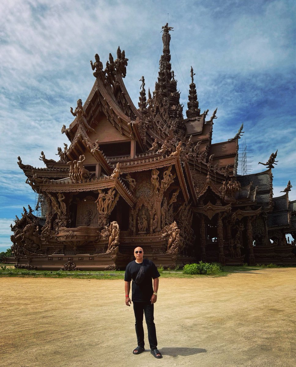 JUSTIN PRIME (@justinprime) on Twitter photo 🇹🇭 🙏🏼 🇹🇭 🙏🏼