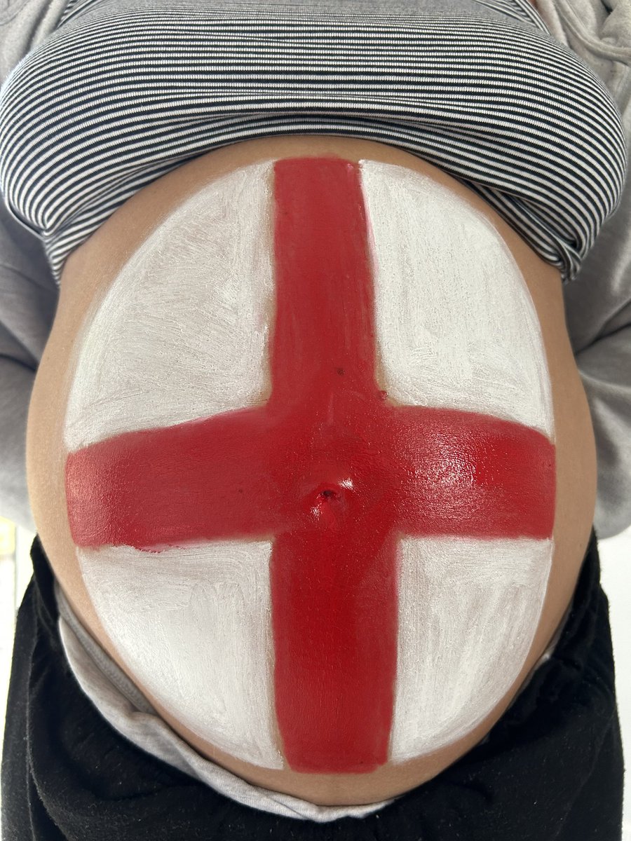 lyons_rob's tweet photo. @SkyFootball #SSNThreeLions  Baby bump Nyla https://t.co/2oZS3Nik4f