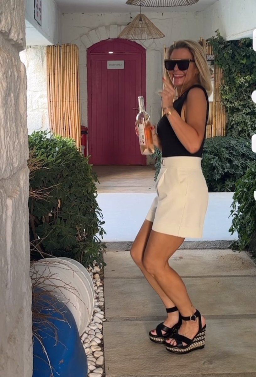 Hitting the town 
🔜 Bodrum central &amp; footie! 
⚽️🏴󠁧󠁢󠁥󠁮󠁧󠁿🙌🍷😎 #EURO2024 #Bodrum #Turkey <a href="/TokaBodrum/">TOKA Bodrum Hotel & Beach Club</a>