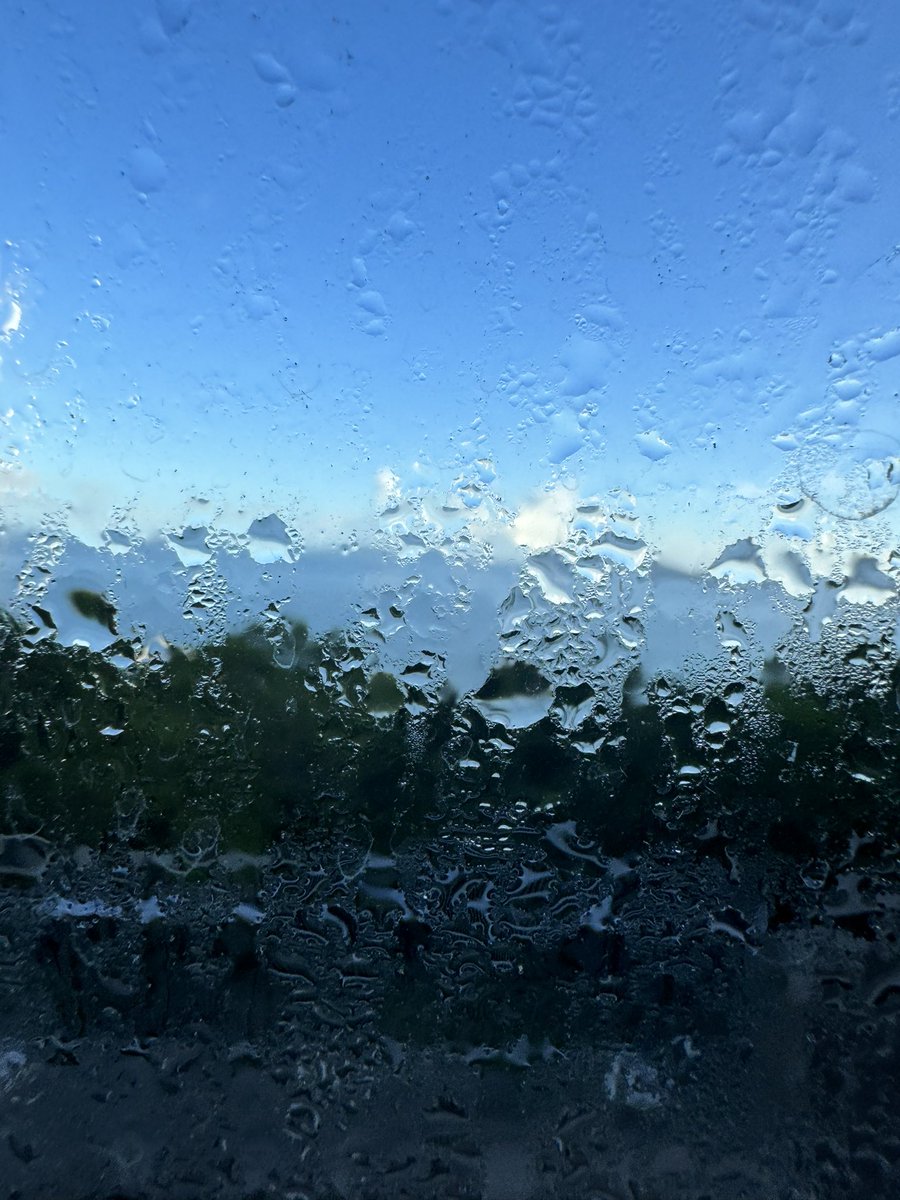 明明好好天又突然間落雨