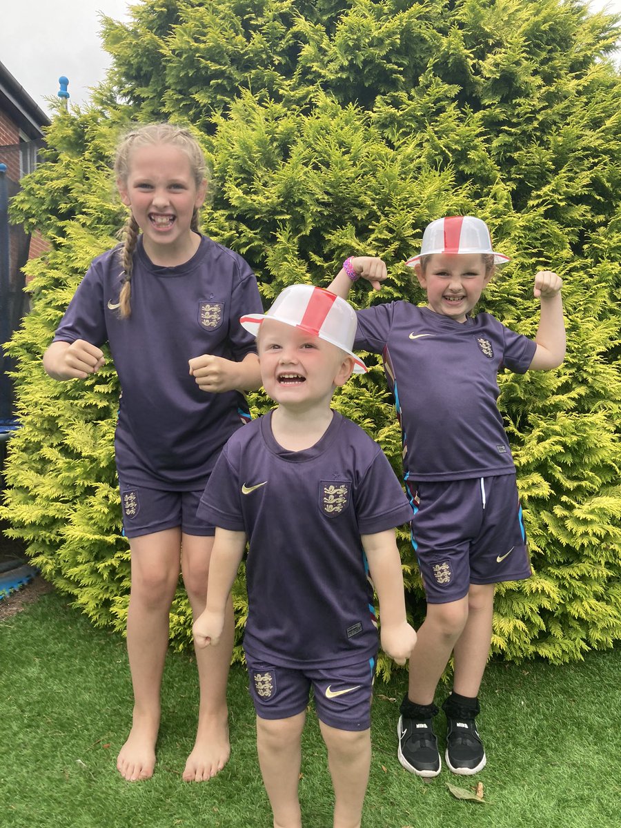 jayfarish10's tweet photo. @SkySportsNews Come On England 🏴󠁧󠁢󠁥󠁮󠁧󠁿 
#SSNThreeLions https://t.co/rTBsxTW95v
