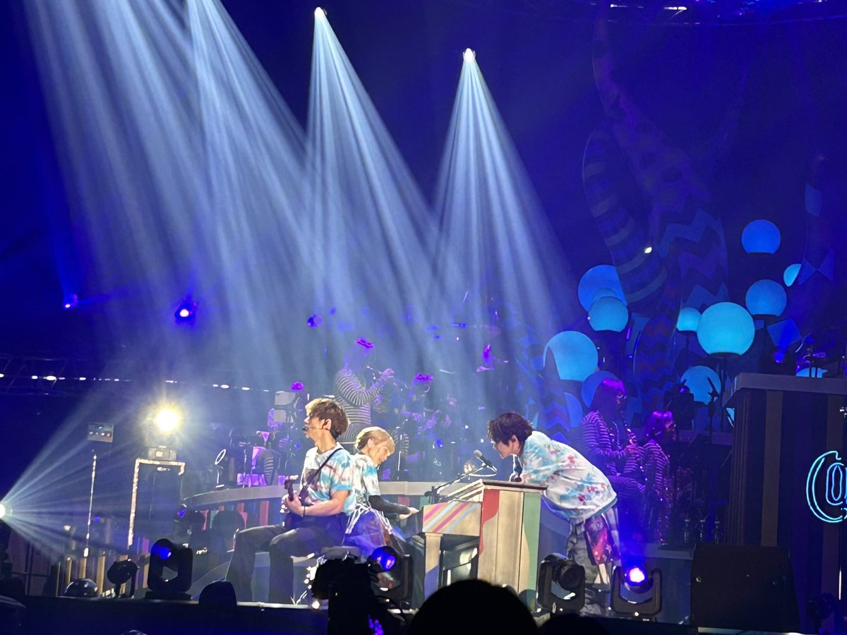 Hitoo814rmk's tweet photo. 楽しかったなぁー楽し過ぎた！アリーナ最前ブロック前から実質7列目！4人の空気感がホント好き！まだまだ沼る！
#深海ネタバレ
#深海名古屋 
#シーラカンス https://t.co/x04DDybXPK