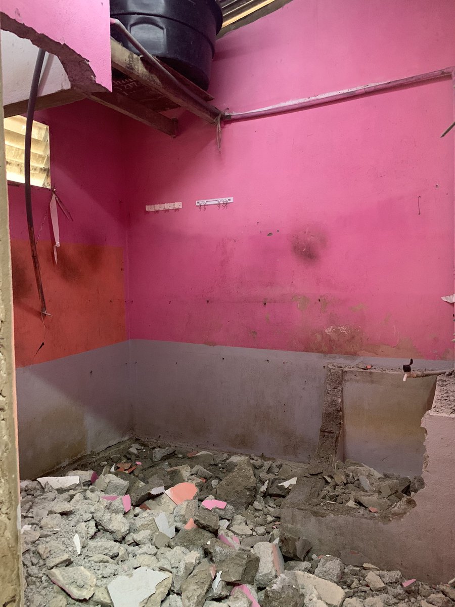 godblessned's tweet photo. Progress renovation rumah sewa omak den. Dekat luar tenang ya, masuk dalam mengucap tengok keadaan rumah. Jadi kita decided nak reno takat termampu ja. https://t.co/v4ujZ7YEVt