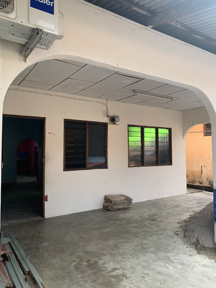 godblessned's tweet photo. Progress renovation rumah sewa omak den. Dekat luar tenang ya, masuk dalam mengucap tengok keadaan rumah. Jadi kita decided nak reno takat termampu ja. https://t.co/v4ujZ7YEVt