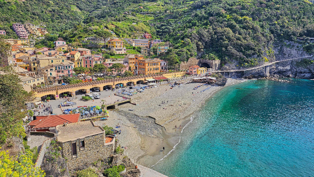 Monterosso al Mare en Cinque Terre, la región de Liguria - Italia 
vivimosdeviaje.com