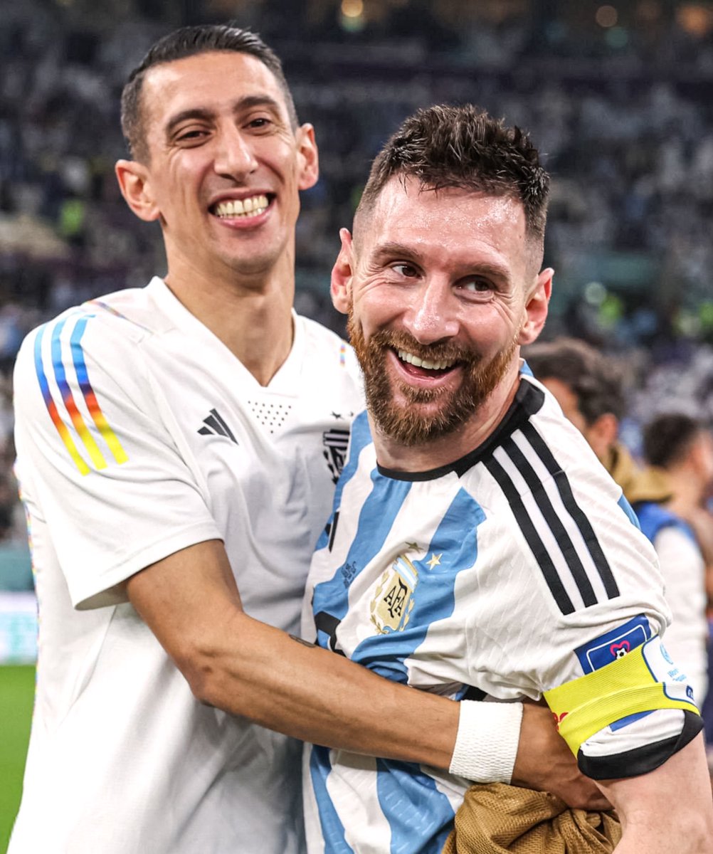 يوم العناق الأخير 🥹♥️