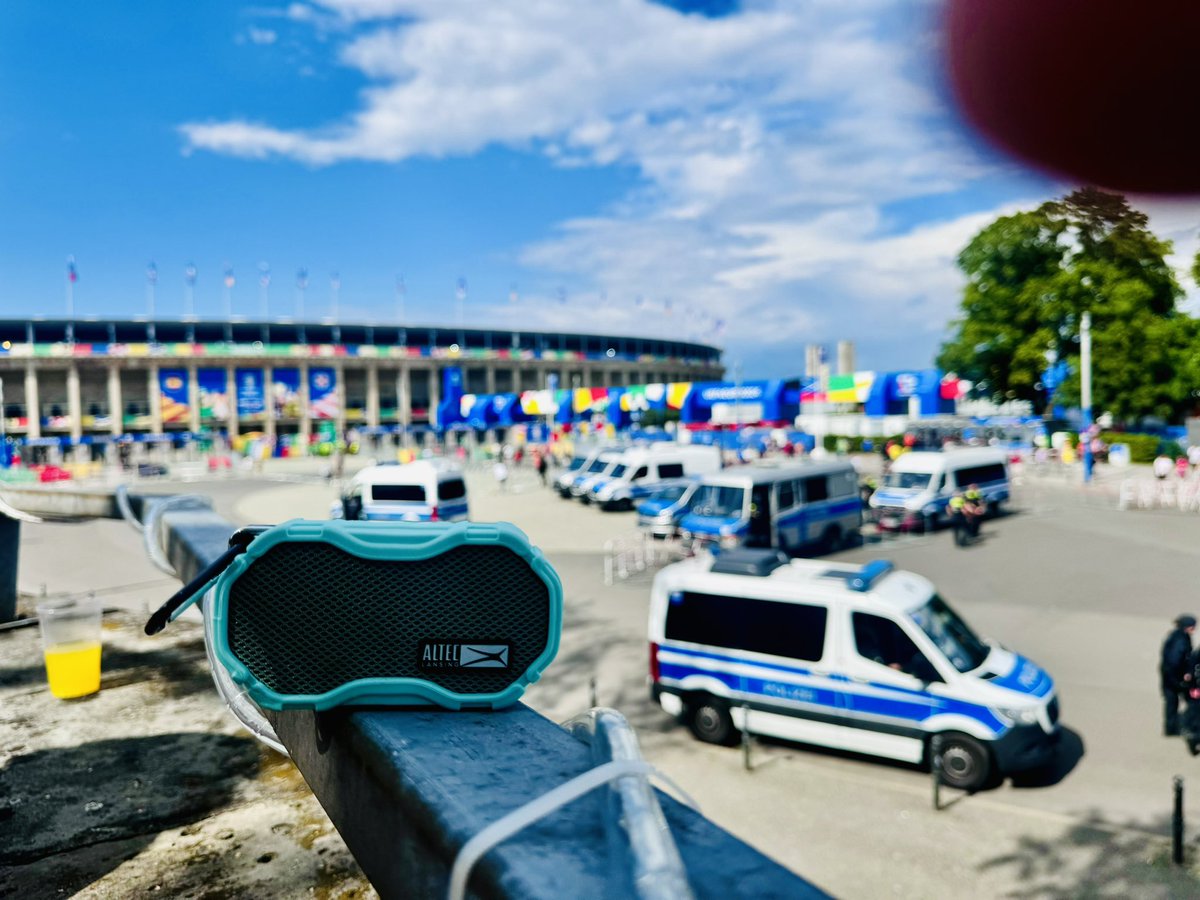 Listening the best music with my <a href="/AltecLansing/">Altec Lansing</a> baby boom in Berlin Germany 🇩🇪 i hope <a href="/AltecLansing/">Altec Lansing</a> can send me a bigger one for next international event