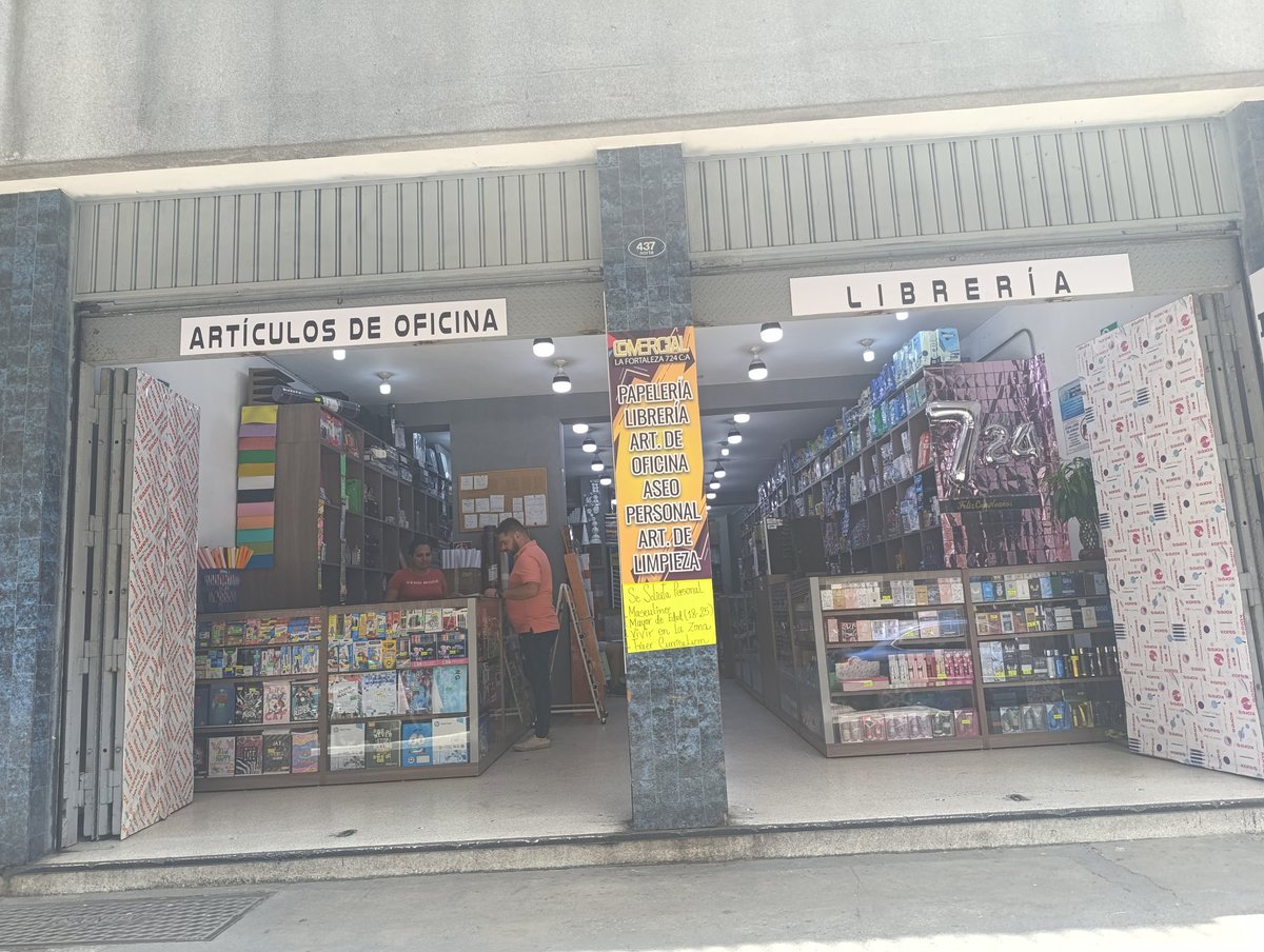 KevinNegocios's tweet photo. Ayer estuve buscando la lista escolar de mi pequeña sabandija, y terminé en un viejo conocido, pero la verdad a buenos precios, y buenos productos.

Es un local en La Candelaria, y vamos con la ubicación y los números. https://t.co/0c78vzIvfJ