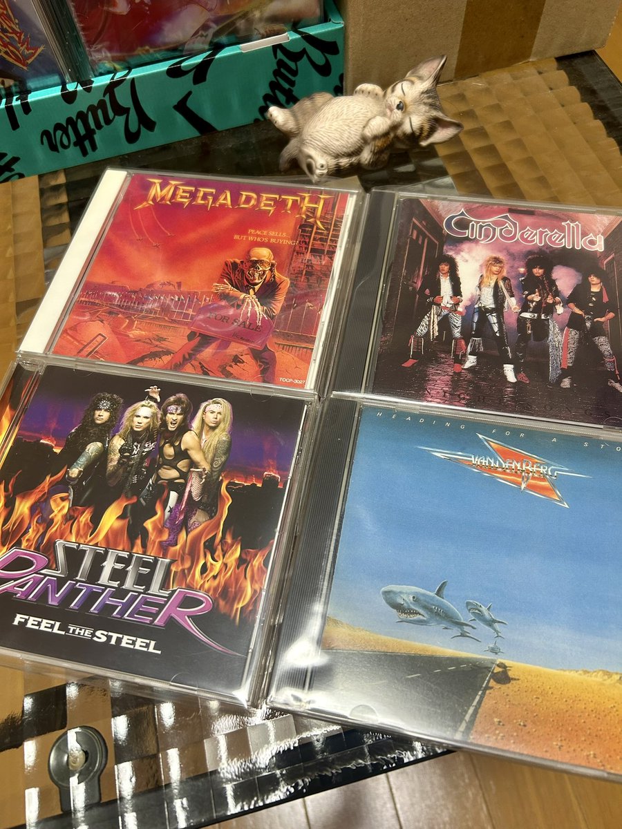 DreamCh24621504's tweet image. Hi, guys.
I listened to these CDs on July 14th, 2024.

Peace Sells... but Who's Buying?
 / Megadeth🇺🇸
R.I.P. #GarSamuelson ✝️
Night Songs / Cinderella🇺🇸
R.I.P. #JeffLaBar ☦️
Feel the Steel / Steel Panther🇺🇸
#LexxiFoxx
Heading for a Storm / Vandenberg
#JosZoomer

Good night.😌🌙