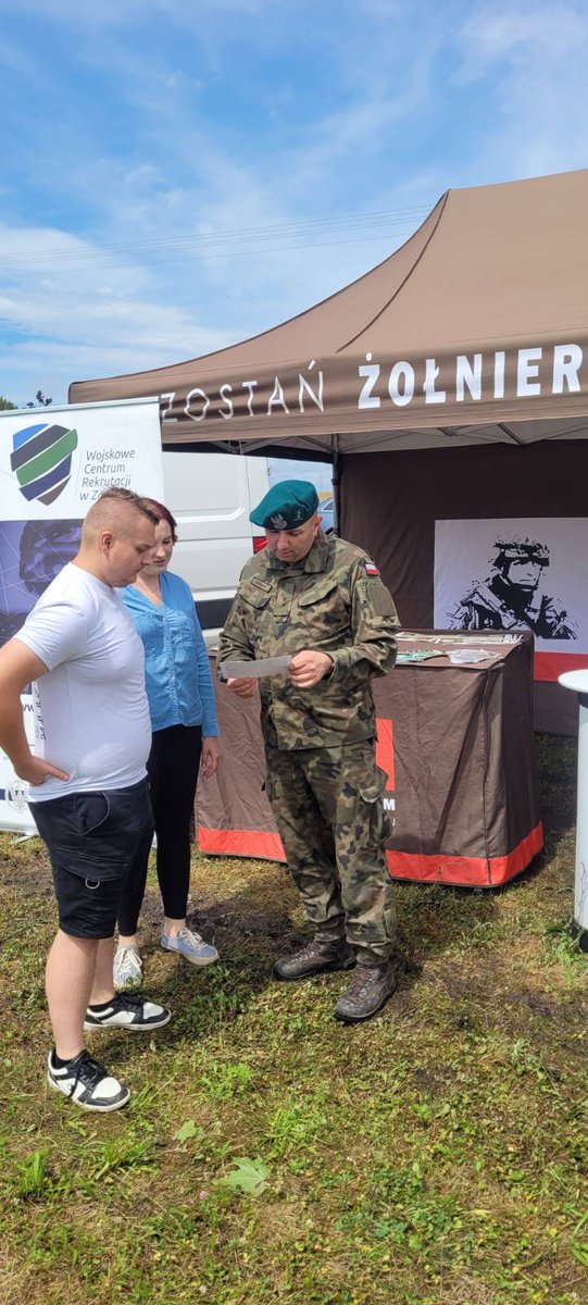 WCR_Zamosc's tweet photo. 14.07.2024r. w Łotoszyny odbyło się #XŚwiętoStrzelcaKonnego🏇.
💪Na miejscu nie mogło zabraknąć naszych rekruterów z WCR Zamość , którzy wystawili #MPR.
Na miejscu odbyły się różne pokazy, m. in. sprzętu wojskowego czy władania szablą konno. 

#18DZ #2pr #2LBOT #19NBOT #WCRZamość https://t.co/Uu6rUGqnH3