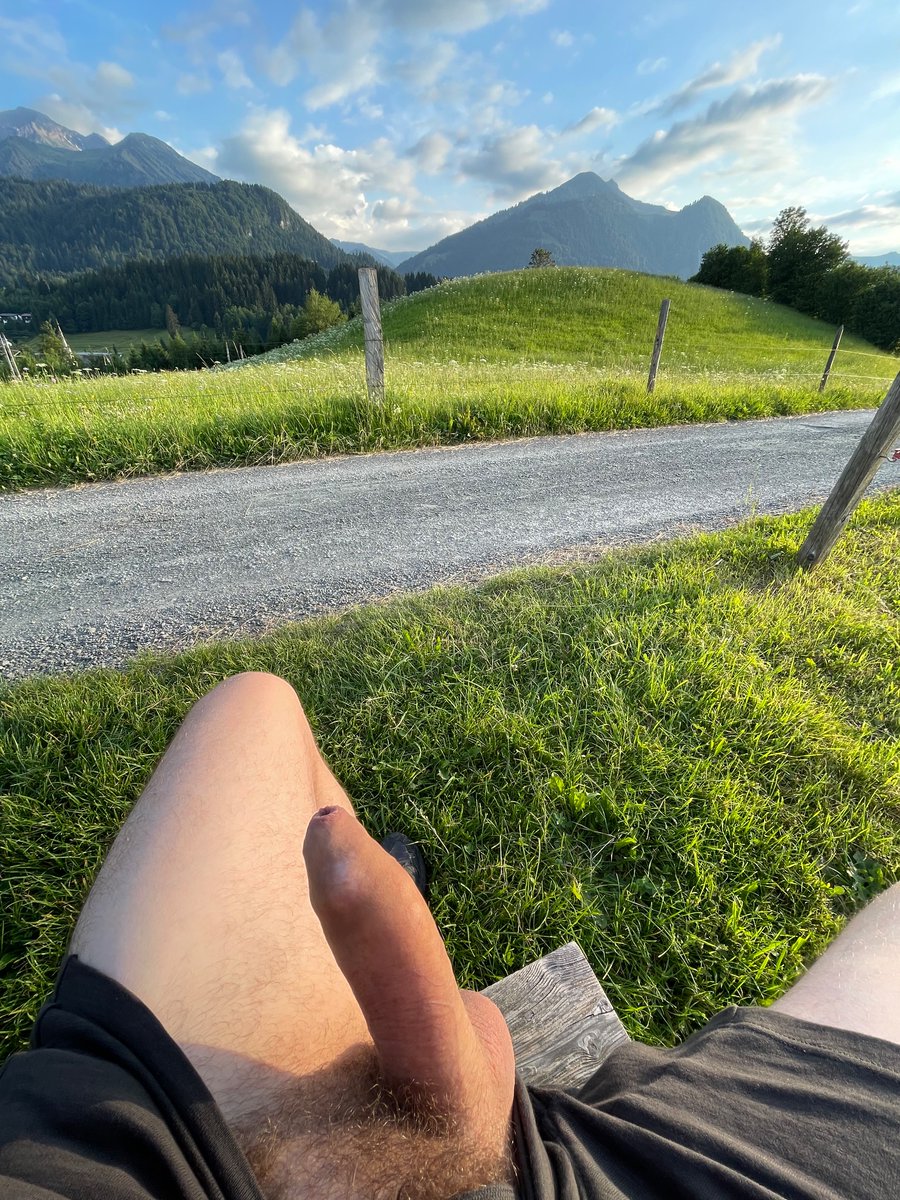 nudegayguy25's tweet photo. Another nice Mountain View #publicdick #publiccock #publictoilet #gaycruising #gaypublic #teamexhibit #hardinpublic https://t.co/HF7HpWnRMP