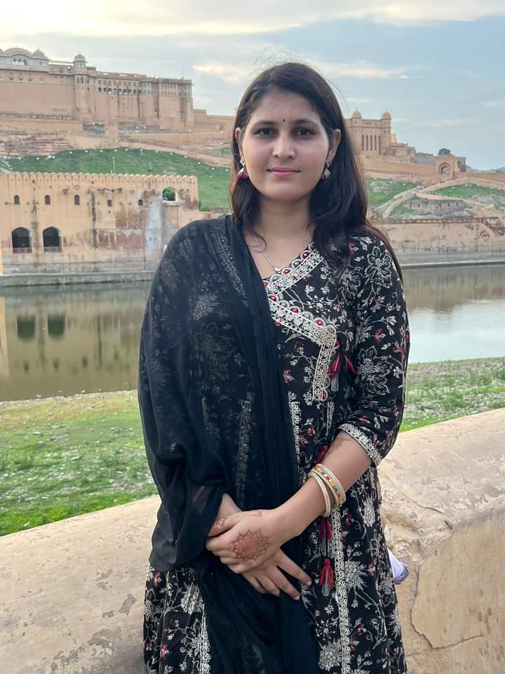 Somiyameena2's tweet photo. अन्न के कण और
आनंद के क्षण,
कभी व्यर्थ न जाने दें,
दोनो अमूल्य हैं.! https://t.co/XXlCCxXiZd