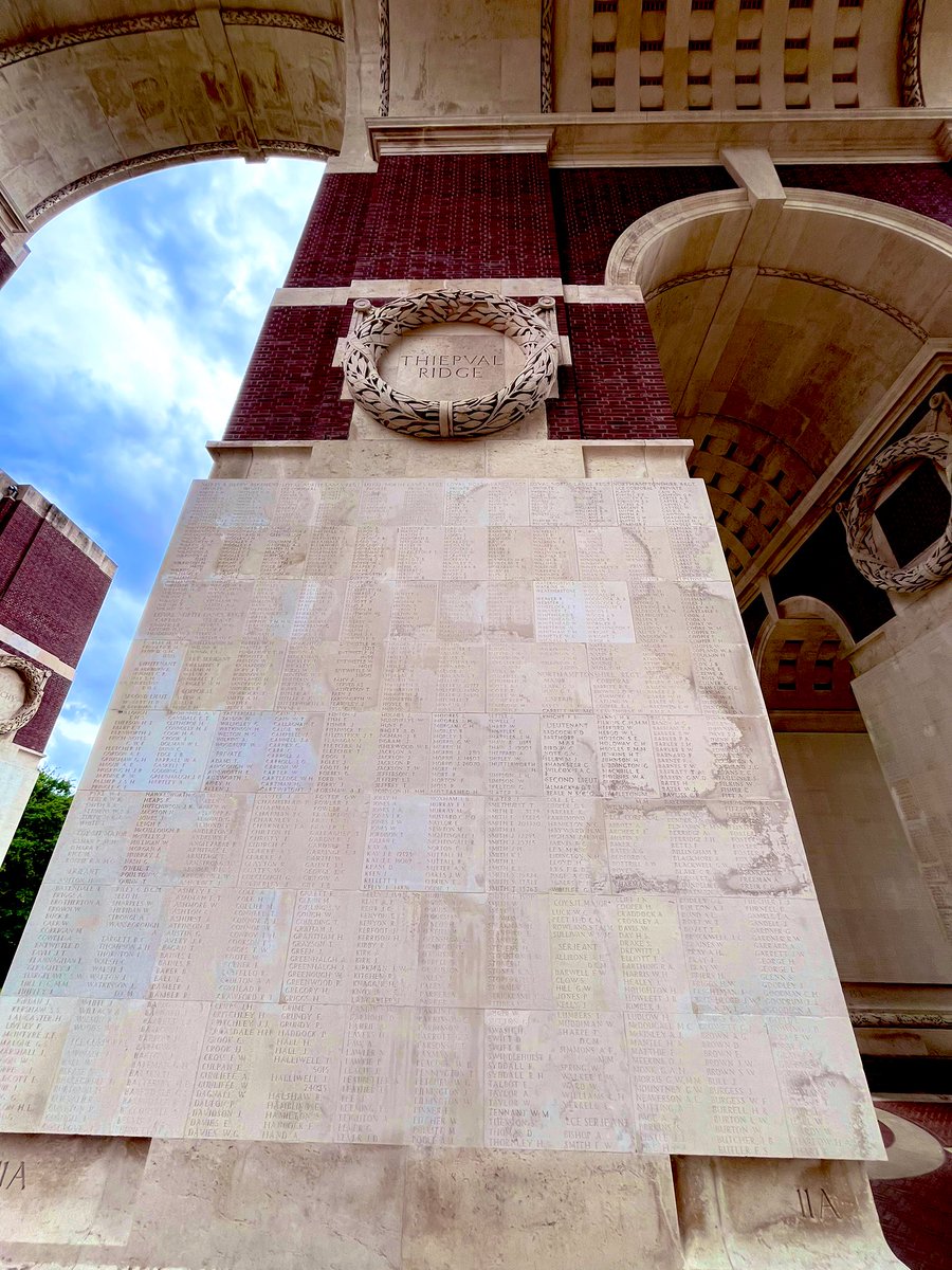 unityhistory's tweet image. We have just visited Thiepval. There are over 72 000 names of soldiers who died but have no known grave @UnityBlackpool