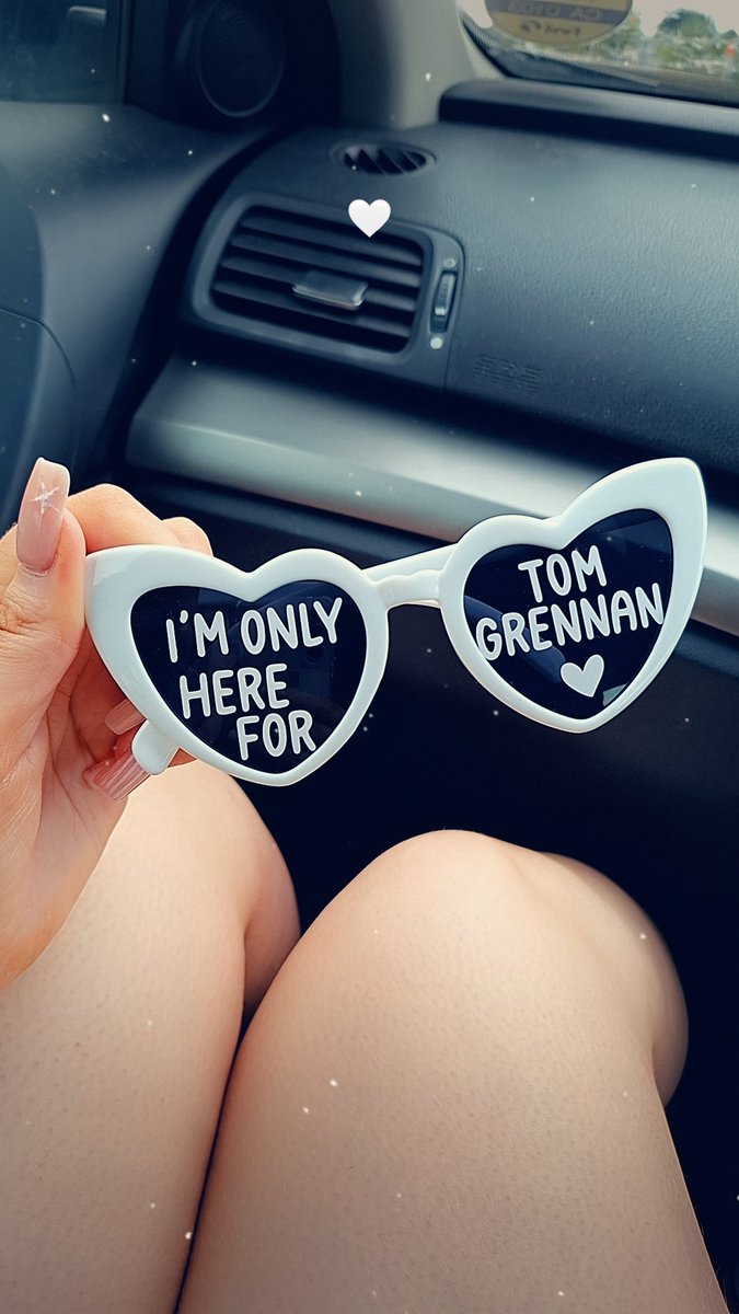 ainslielees's tweet photo. @Tom_Grennan 
Hazel's on route 😂😂 https://t.co/823RvTWg49