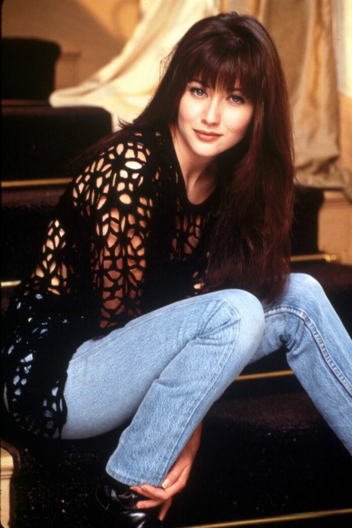 alphatechcodm's tweet photo. $FKCNR Shannen Doherty - Fuck Cancer
4o76XB9p8DEXBpth2PPDaUNkACzxzLW1XMBJGXYJhkkN

We pay tribute to the late Shannon Doherty #ShannenDoherty #90210 #90s  #Cancer https://t.co/ts8tPfJ0oC