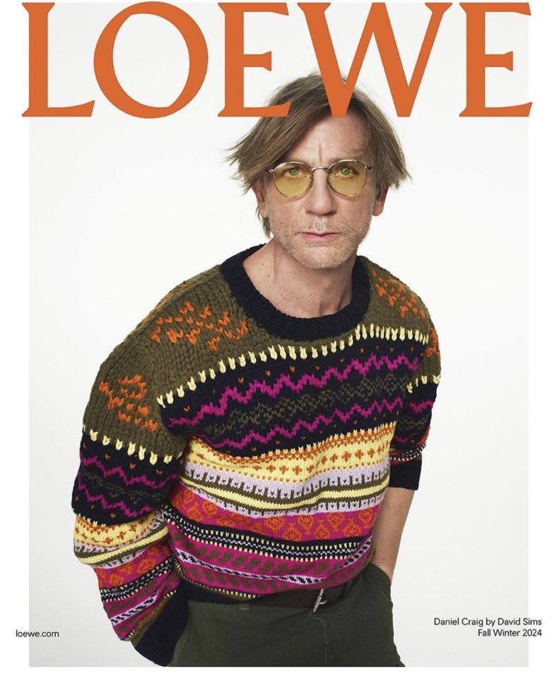 Daniel Craig looks like a hacker working for Hans Gruber